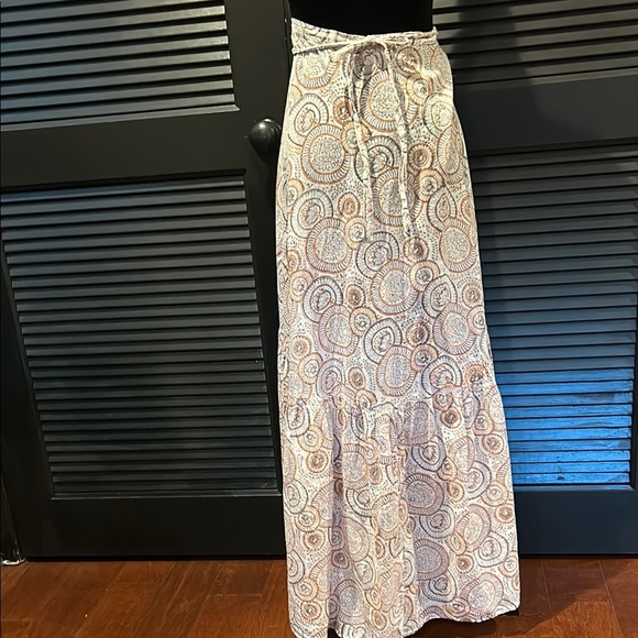 La Belle Ile Saint Barth Bathing Suit Cover-Up Ruffle Wrap Skirt, Size Small - Picture 2 of 9